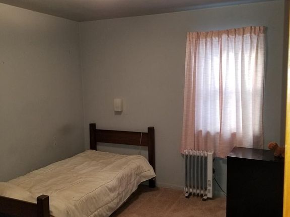5th image of 24660 Westhampton Ave