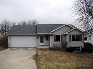 111 Hastings Way SW, Poplar Grove, IL 61065