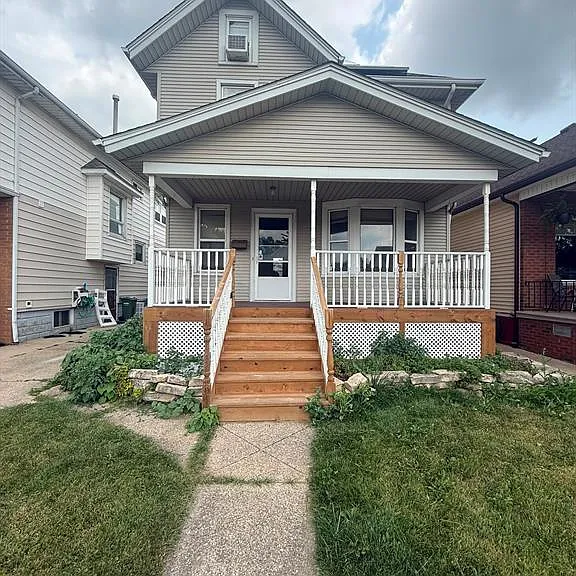 1058 Moy Ave — Photo 1