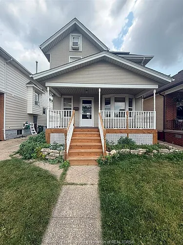 1058 Moy Ave Photo 1