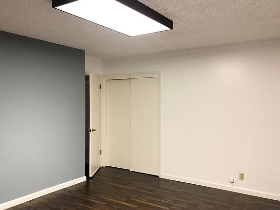 5th image of 4345 Moorpark Ave