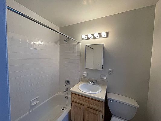 4th image of 206 E 67th St APT 53