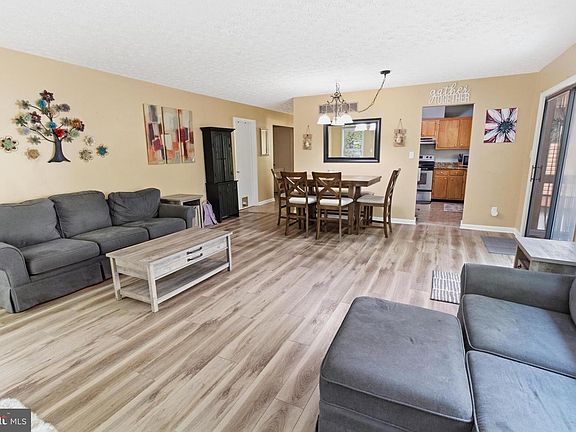 4th image of 23358 Black Oak Ct