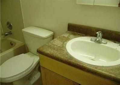 4th image of 1602 Meadows Cir W