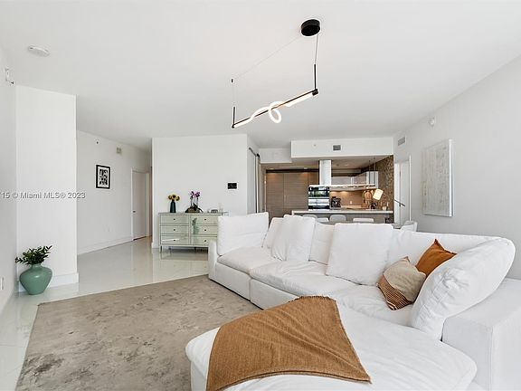 3rd image of 17111 Biscayne Blvd Unit 204