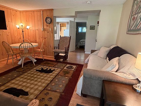 3rd image of 37 Windsor Hill Way #I-91