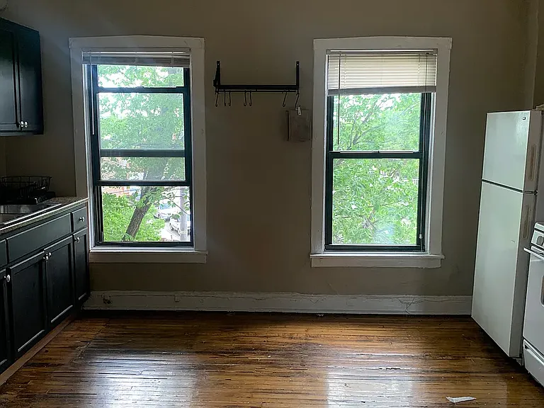 2409-11 S Hoyne Ave #301 — Photo 4