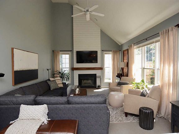 5th image of 81 Fieldstone Dr