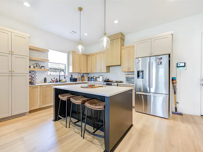 18 Sidney St #A — Photo 10