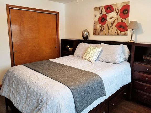 5th image of 5020 N California Ave #2