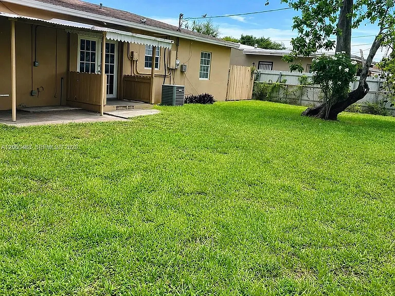 8924 NW 35th Ct — Photo 1