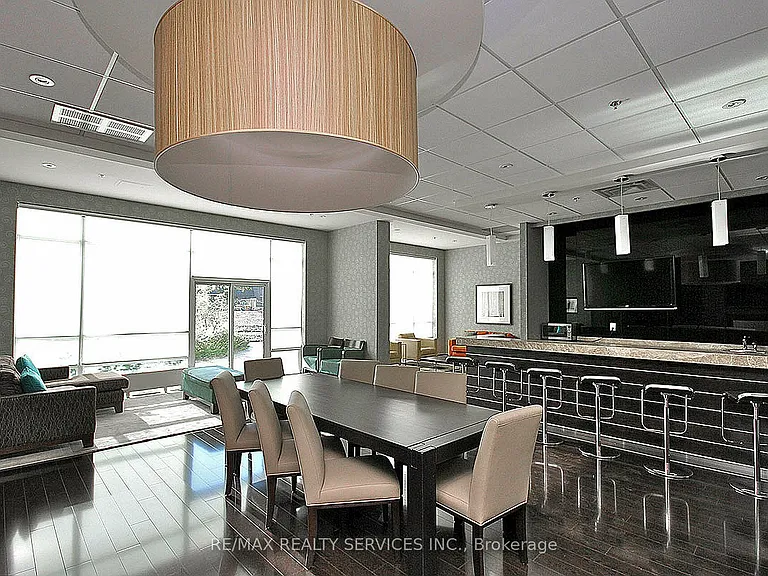 215 Queen St E #211 — Photo 29