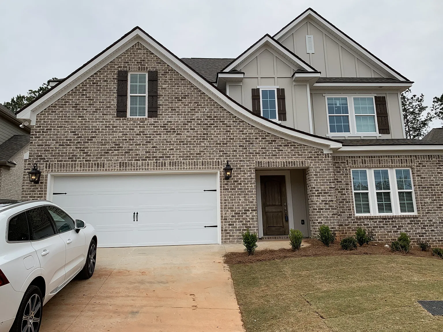 5 bed, 2758 sqft, $2,900 — Photo 1