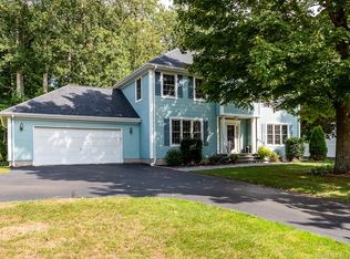 68 Payer Ln, Groton, CT 06355