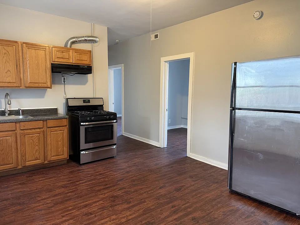 8401 S Muskegon Ave #2R