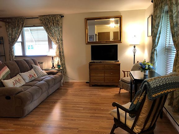 5th image of 130 Hudson Parkway #F