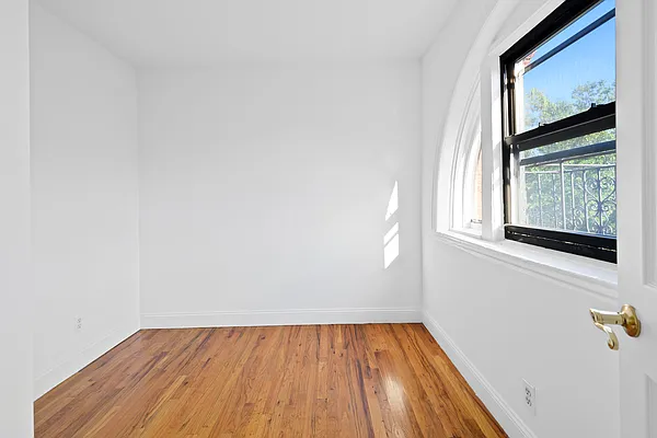 Rented by Douglas Elliman | media 15