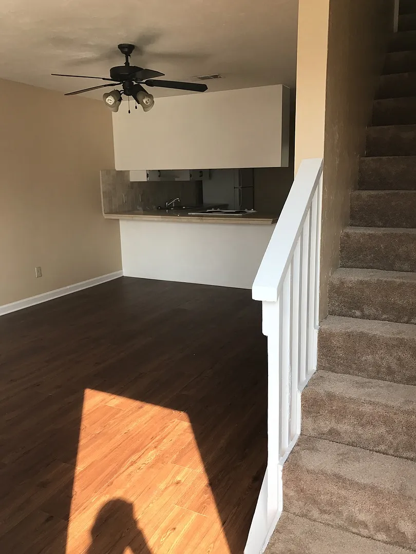 Perfect Townhouse Within Walking Distance to FSU — Photo 1