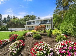 3 Aron Drive, Woodbury, NY 11797