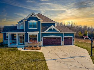 13960 N Foxtail Ln, Mequon, WI 53097