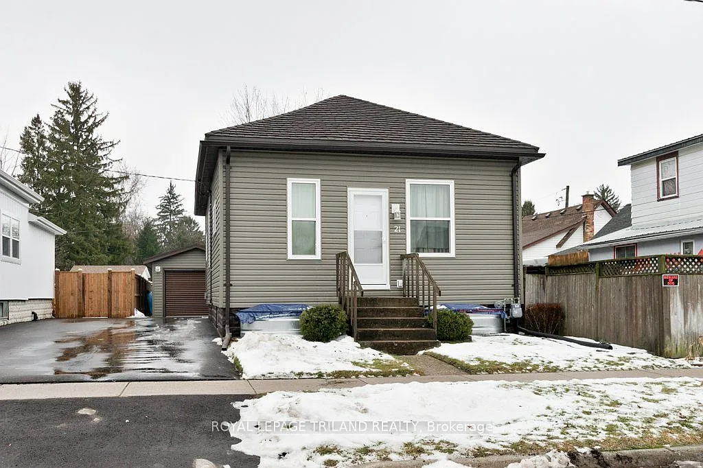 21 Mariam St photo 1
