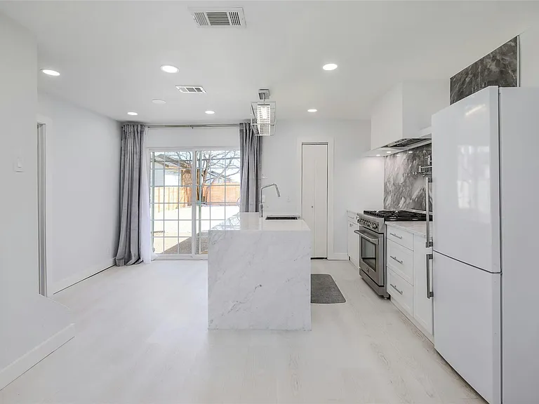 8505 Spearman Dr — Photo 7