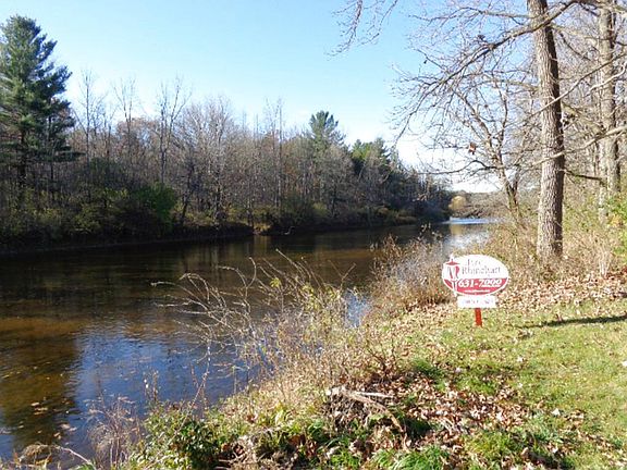 Enjoy the serenity of the Pine River!!