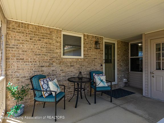 4th image of 736 Pine Meadow Ln