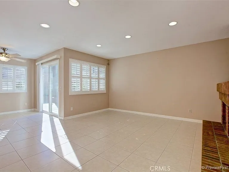 12 Woodlawn — Photo 16