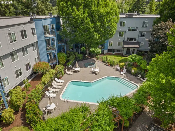 8720 SW Tualatin Rd APT 116, Tualatin, OR 97062