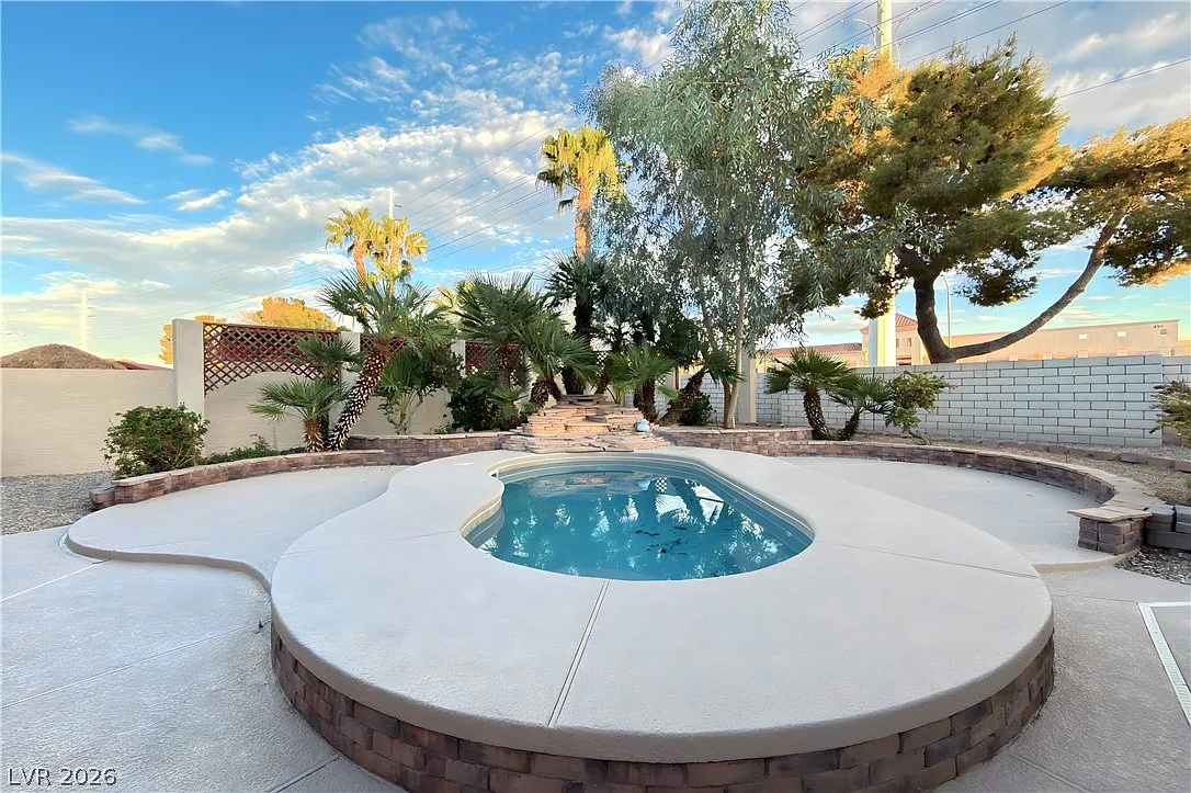 4 bed, 2.0 bath, 2131 sqft, $2,795 — Photo 1