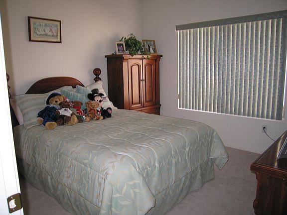 5th image of 410 Iowa St