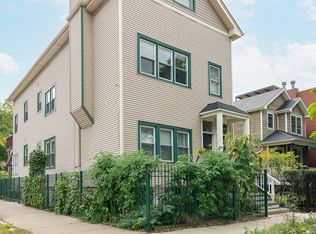 1301 W Nelson St #B, Chicago, IL 60657