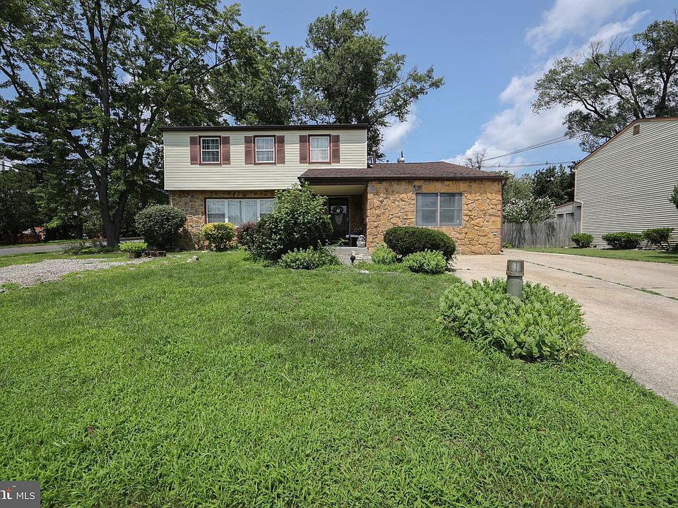 1st image of 2 Clark Dr