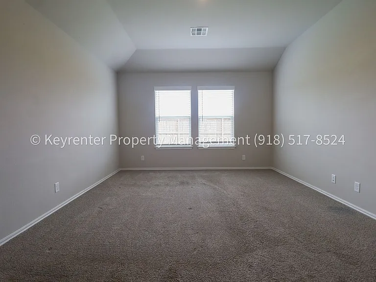 1308 Sunstone St — Photo 32