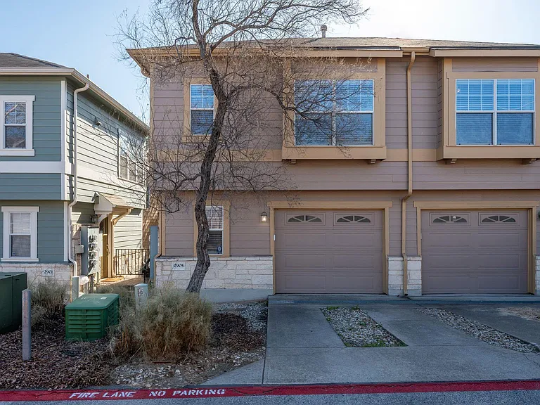 2905 Saville Loop — Photo 2