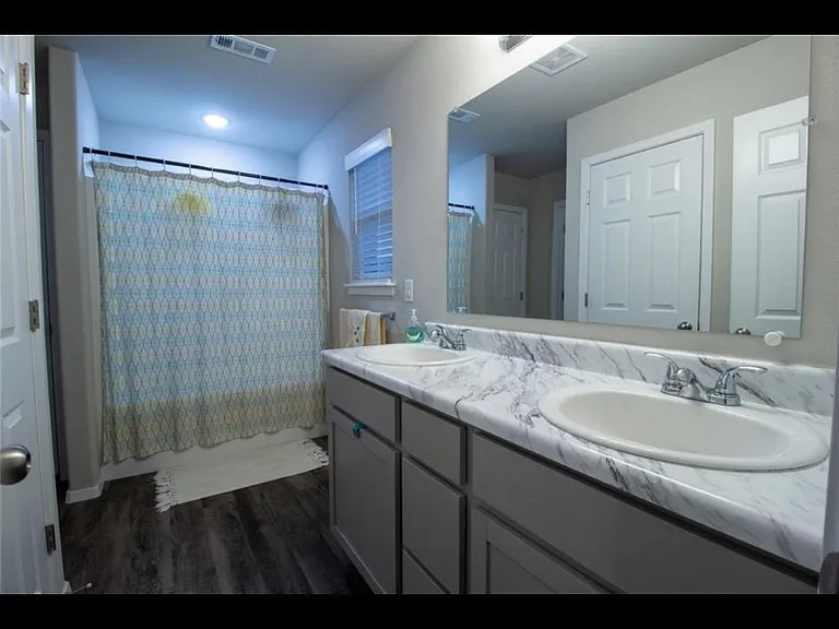 4204 Lexington Ave — Photo 17