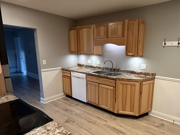 2nd image of 221 Lima Ave #1