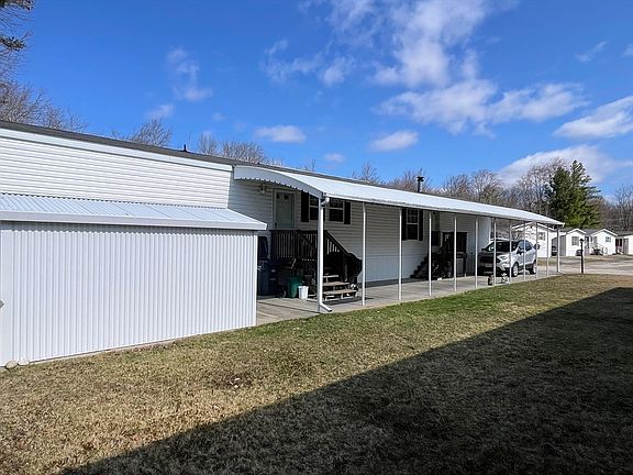 5th image of 556 Central St #126