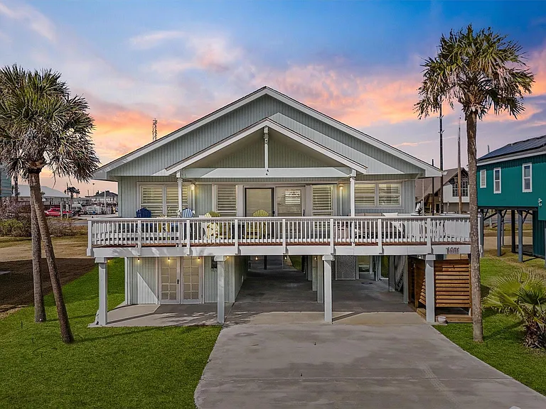 16634 Jamaica Beach Rd — Photo 2