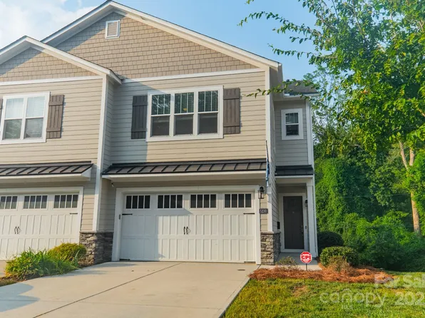5230 Valley Stream Rd, Charlotte, NC 28209