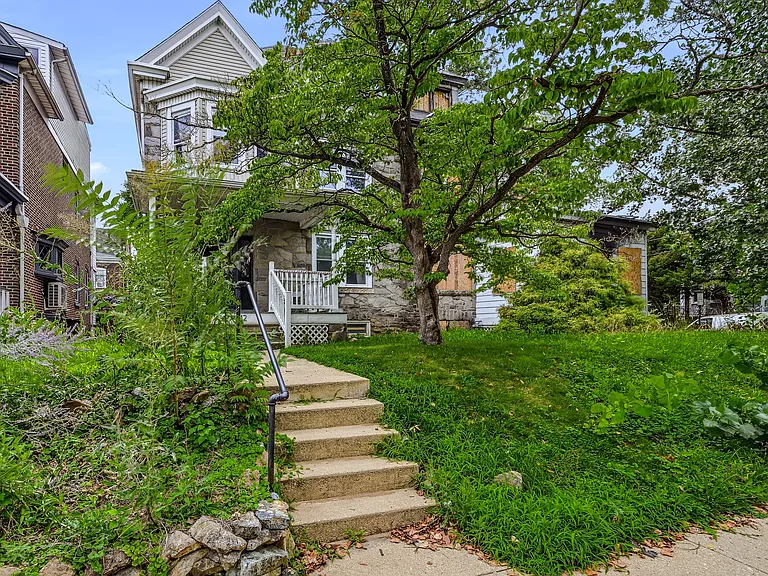 412 W 23rd St — Photo 34