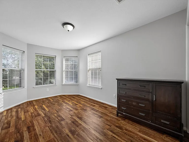 21702 Cozy Hollow Ln — Photo 16