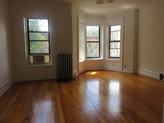 Rented by Space Real Estate | media 18