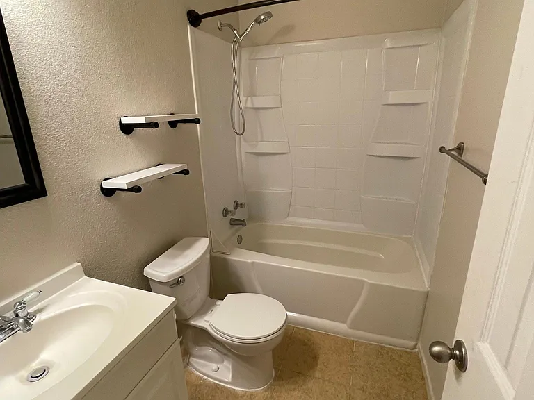3952 Shenandoah Dr — Photo 12