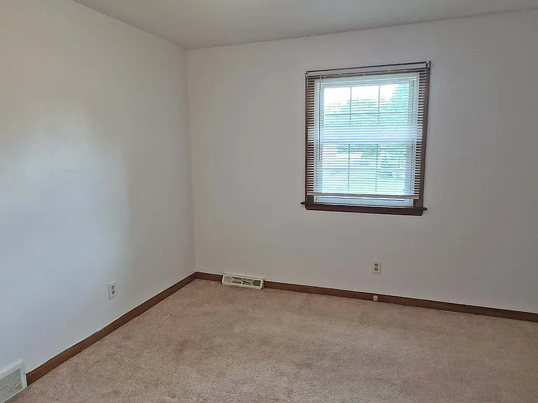 3972 S Schenley Ave — Photo 7