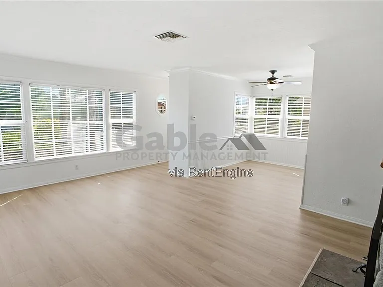 24943 Chestnut St — Photo 2