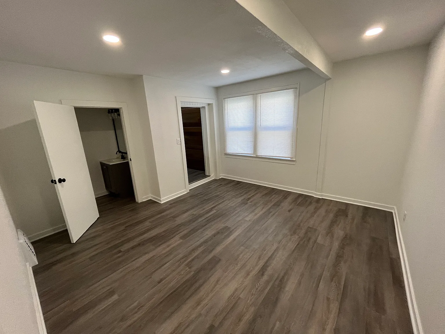 3 bed, 1300 sqft, $1,700 — Photo 4