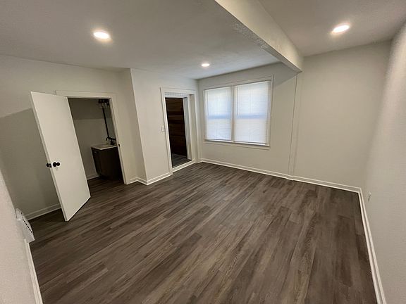 4th image of 5406 W Lloyd St #5406