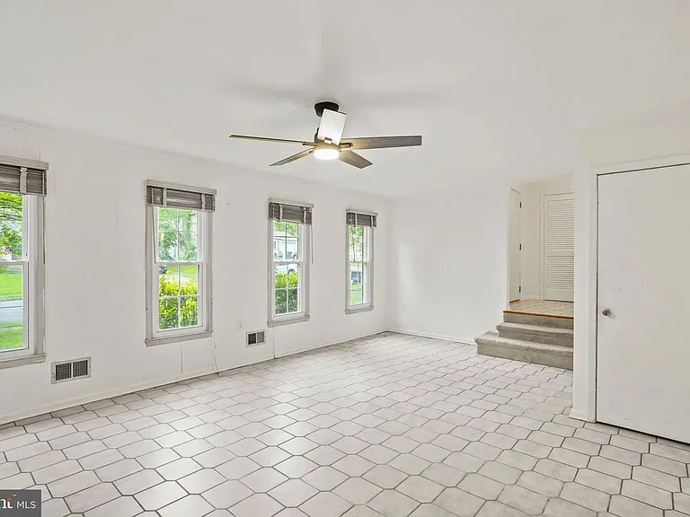 9086 Brook Ford Rd — Photo 13